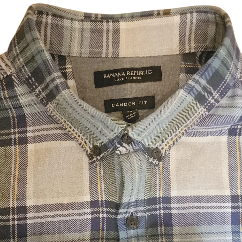 BANANA REPUBLIC FLANNEL BUTTON DOWN SHIRT